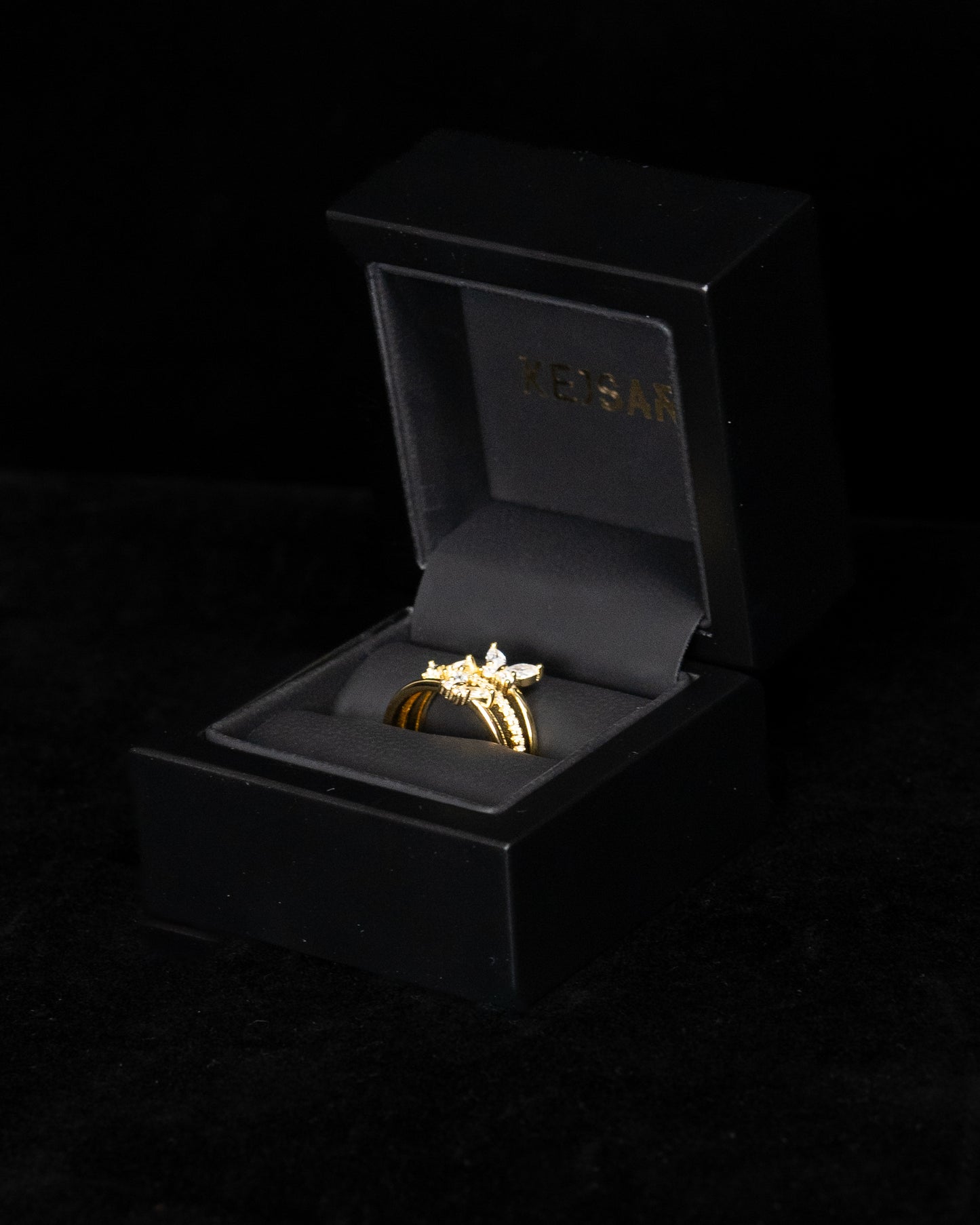 Golden Butterflies Ring - Kejsar