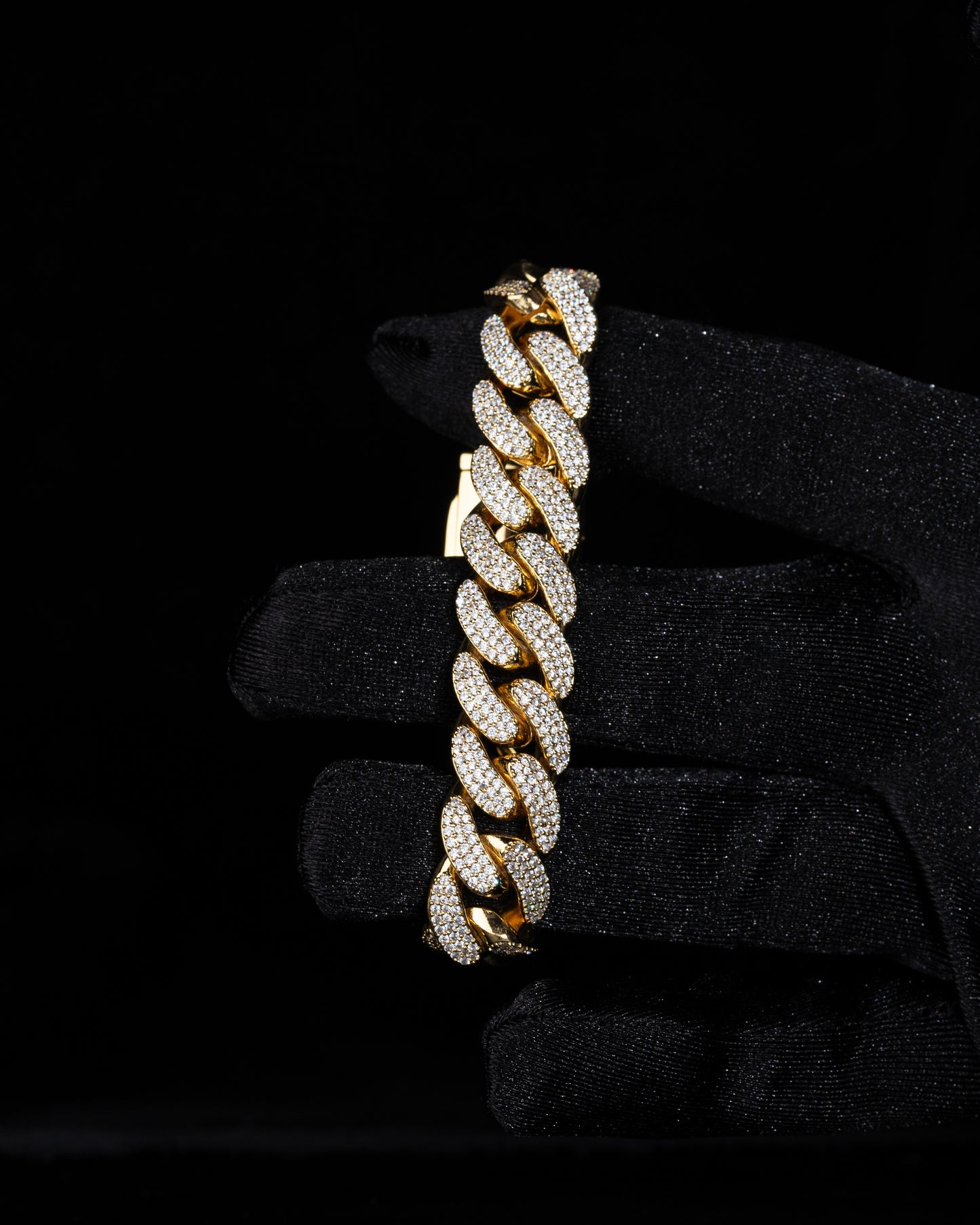 Iced out oval cuban link armband - Kejsar